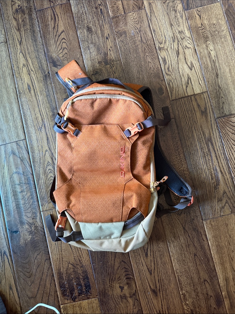 DAKINE HELY PACK 12 L Men's Two-Tone Orange and Tan Backpack - Picture 4 of 10